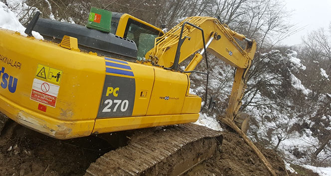 İş makinesiyle define ararken yakalandılar