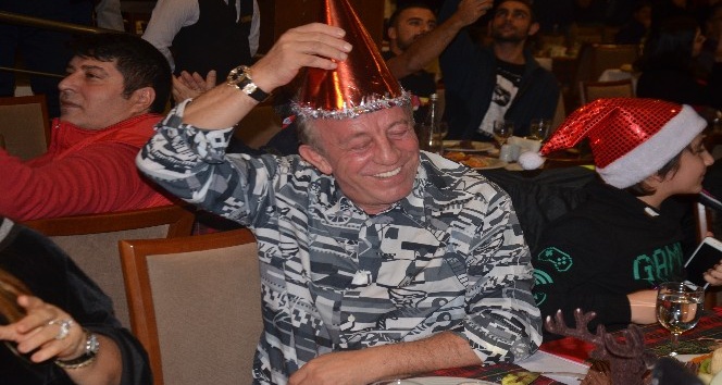 Ali Ağaoğlu, " Bulunduğumuz coğrafya ateşten bir çember"