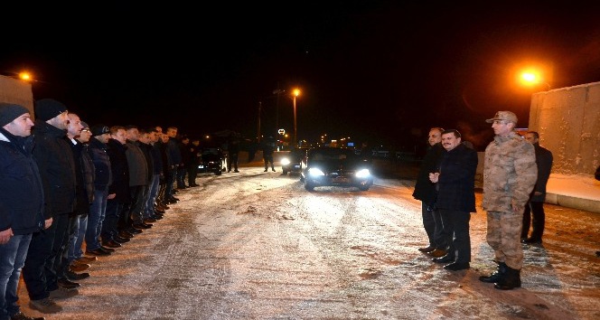 Vali Arslantaş, yılbaşına görev başındaki polis ve jandarma ekipleri ile girdi