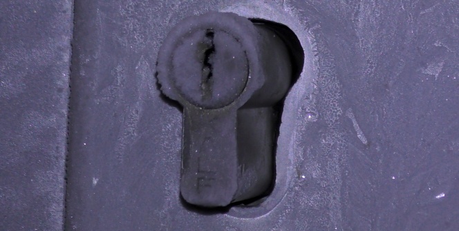 Ardahan Sibirya gibi: Kapı kilitleri bile buz tuttu