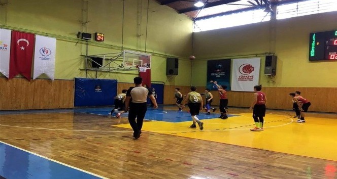 Karaman Analig Basketbol Takımı çeyrek finalde