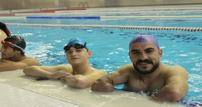 Engelli yüzücüler Türkiye şampiyonasına hazırlanıyor
