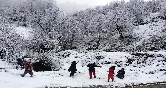 Bozdağ Kayak Merkezinde kar kalınlığı yarım metreyi aştı