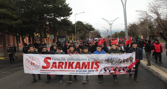 Erzincan’da vefakar gençlik fedakar ecdadı için yürüdü