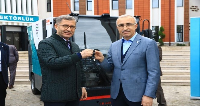 Üsküdar Belediyesinden RTEÜ’ye araç desteği