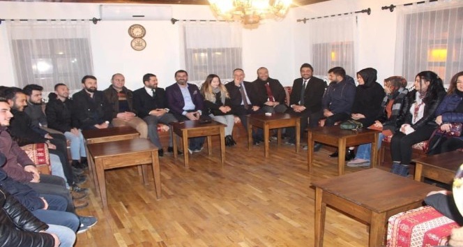 AK Parti Kırıkkale İl Teşkilatı gençlerle bir araya geldi