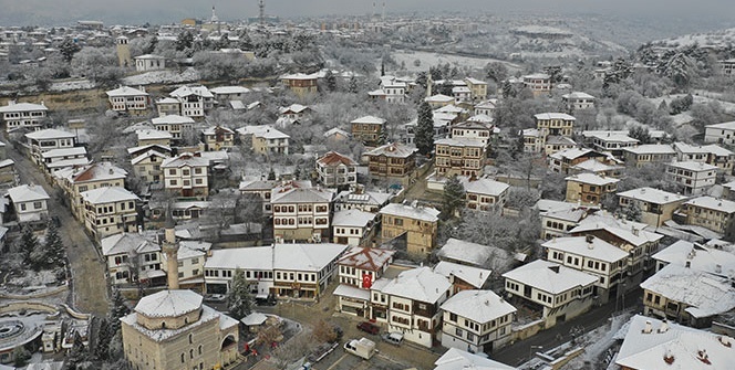 Safranbolu’da kar sonrası ortaya kartpostallık görüntüler çıktı