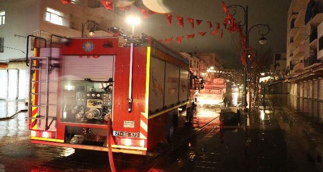 Diyarbakır’da 2 çocuk alevlerin ortasında kaldı