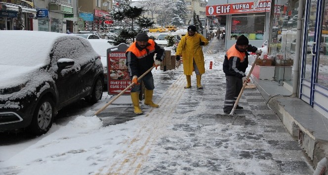 Sungurlu Belediyesi’nden kar ile mücadelede özel solüsyon