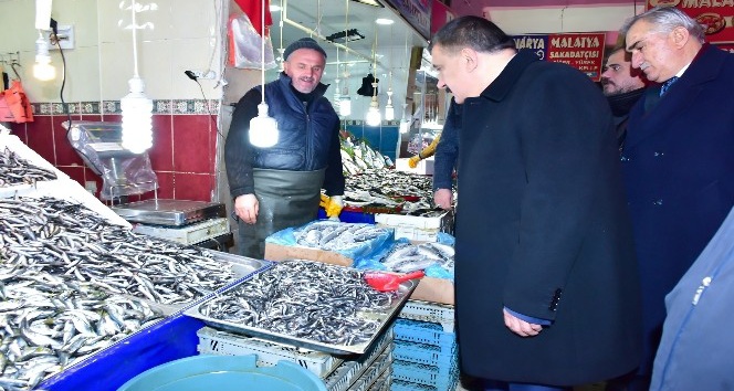 Başkan Gürkan, çarşı esnafını ziyaret etti