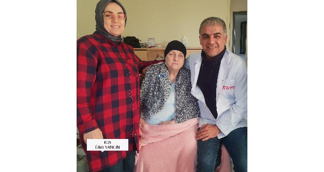 81 yaşındaki kadın 13. ameliyatında sağlığına kavuştu