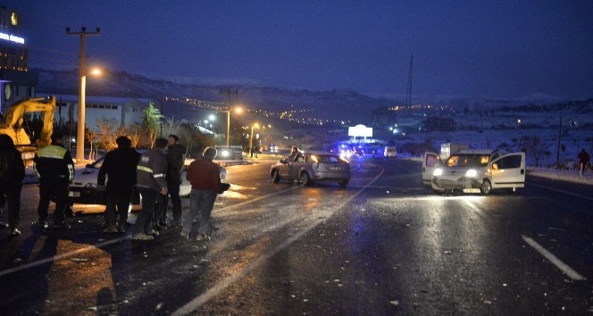 Mardin’de gizli buzlanma 4 ayrı kazaya neden oldu