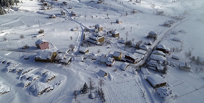 2 bin rakımlı yaylada kar manzaraları