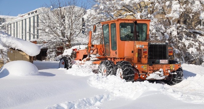 Bingöl’de 80 köy yolu ulaşıma açıldı