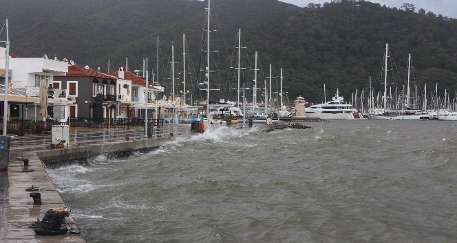 Marmaris’e son 24 saatte metrekareye 41 kilogram yağış düştü