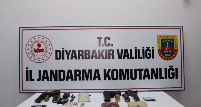 Diyarbakır’da 2 terörist etkisiz hale getirildi !