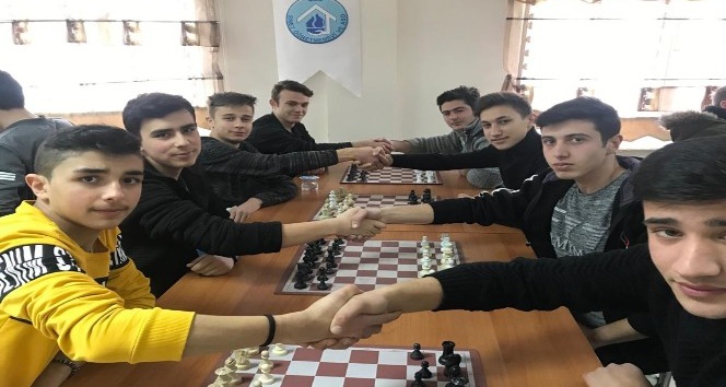 Emet’te Liseler arası satranç turnuvası sona erdi