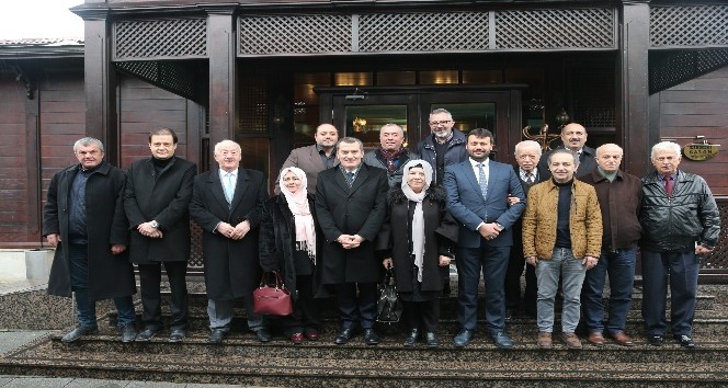 AK Parti Zeytinburnu Belediye Başkan Adayı Ömer Arısoy mahalle muhtarlarıyla buluştu