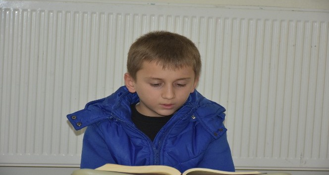 Tosya’da 10 yaşındaki bir öğrenci bir yılda hafız oldu