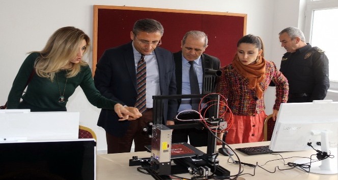 Akdeniz’de robotik kodlama sınıfı açıldı