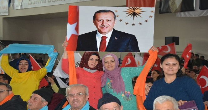 AK Parti Uşak’taki belediye başkan adaylarını tanıttı