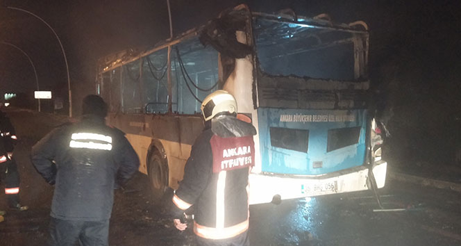 Ankara’da seyir halindeki özel halk otobüsü yandı