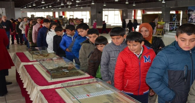 Çanakkale Gezici Müzesi Adilcevaz’da ziyarete açıldı
