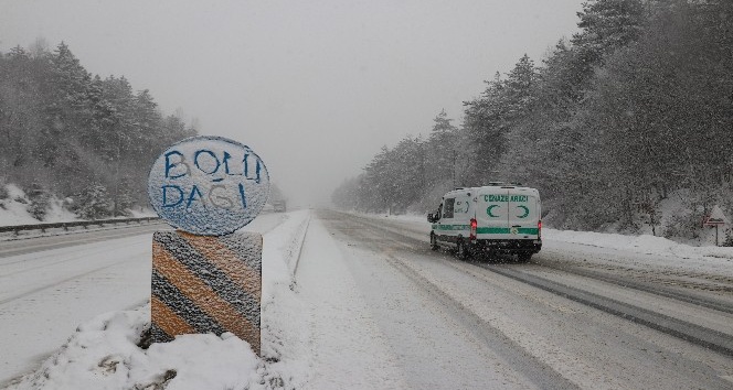 Bolu Dağı’nda kar yağışı etkili oluyor
