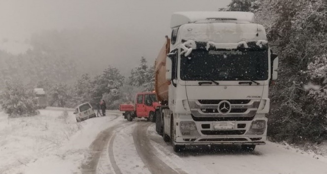 Bilecik-Bursa karayolu ulaşıma kapandı