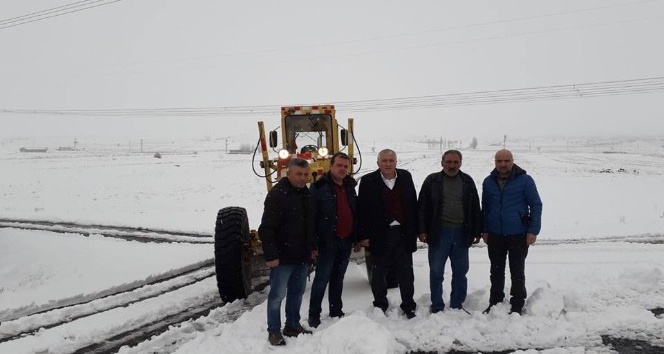 Nevşehir İl Özel İdare Genel Sekreterliği ekipleri karla mücadele ediyor
