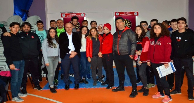 Adana’da &quot;Okullar Arası Gençler Dart Müsabakaları&quot; tamamlandı