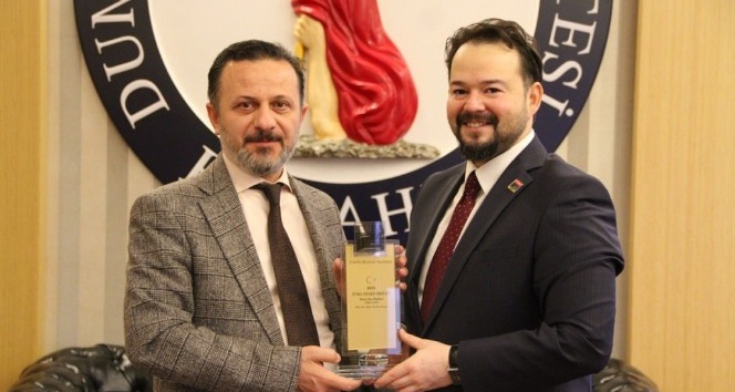 Ödüllü yazar Özcan’dan Rektör Gören’e ziyaret
