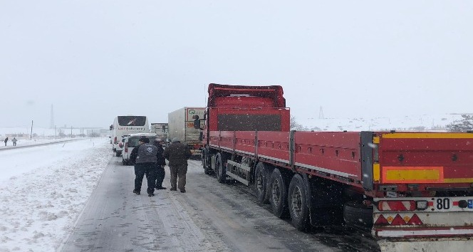 Nevşehir-Avanos yolu trafiğe kapandı