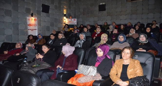 Kursiyer kadınlara sinema etkinliği