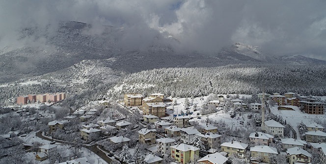 Safranbolu'da nefes kesen kar manzarası