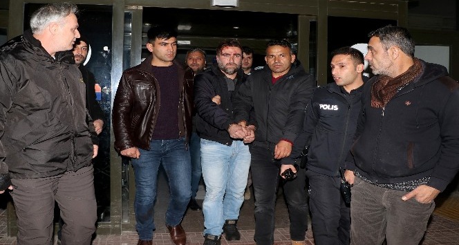 Jandarma ve polisin ortak düzenlediği operasyonda 3 cezaevi firarisi yakalandı