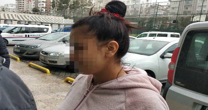 17 yaşındaki kızı erkeklere pazarlayan kadın tutuklandı