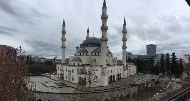 Balkanlar’ın en büyük camisi Tiran’da hızla yükseliyor