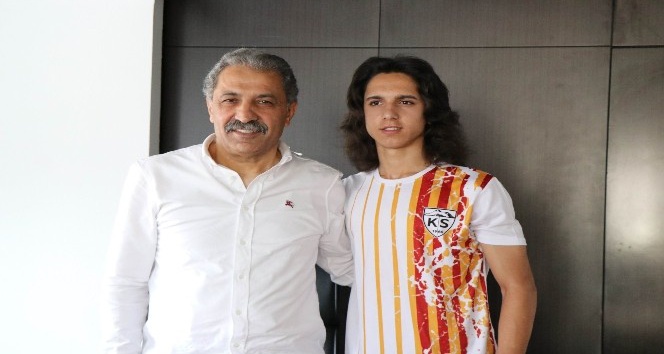 Kayserispor 7 Akademi oyuncusu ile profesyonel sözleşme imzaladı