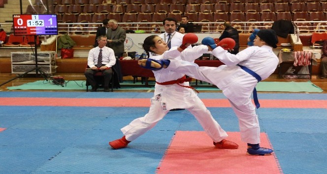 Aydın’da karate il birinciliği müsabakaları gerçekleştirildi