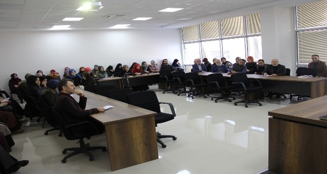 SAÜ’de Kur’an-ı Kerimle iletişim kurmanın anahtarları’ isimli seminer düzenlendi