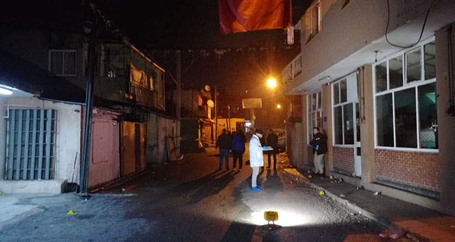 İzmir’de sokak ortasında kadın cinayeti