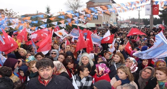 Yahşihan’da AK Parti miting havasında seçim bürosu açtı