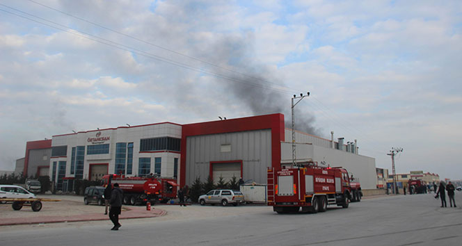 Akaryakıt tankı fabrikasında korkutan yangın