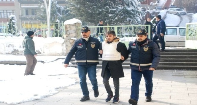 Öğrenci kardeşini bıçakla öldüren zanlı tutuklandı