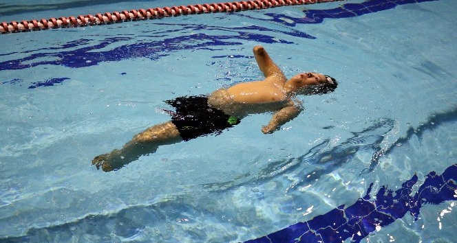 Kulaçları engel tanımıyor