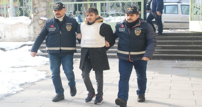 ’Ders çalış’ denildi, katil oldu