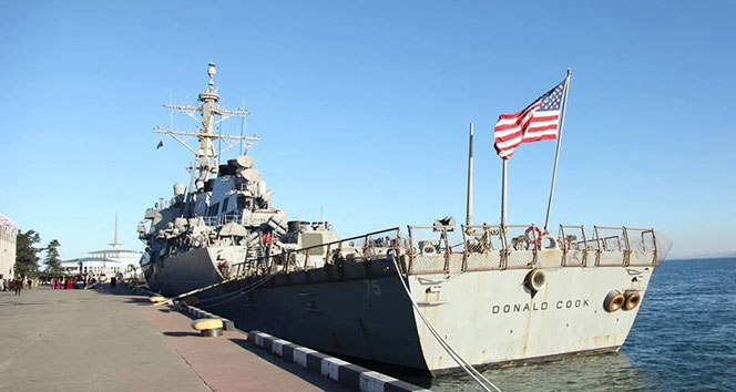 ABD savaş gemisi Batum&#039;a demir attı