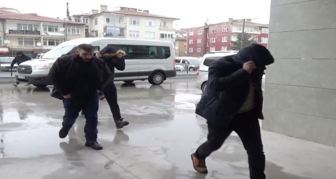 FETÖ’den 1 asker tutuklanırken, 16 askere de adli kontrol verildi