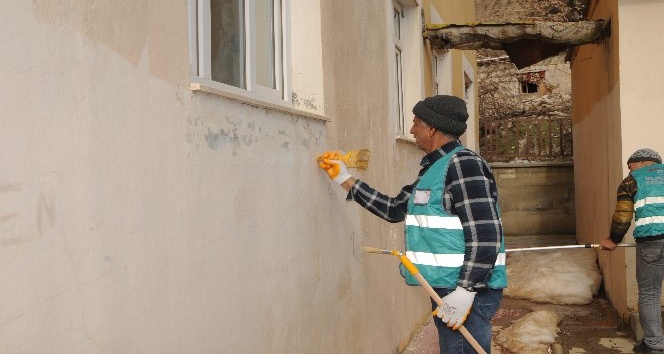 Şırnak’ta denetimli serbestlik yükümlüleri okul boyuyor